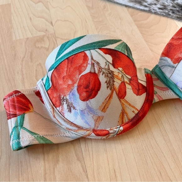 TRIANGL Two Piece Floral Tropical Navy Bikini Size Small - Picture 3 of 12